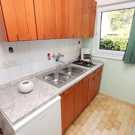 Feriehus House With A Parking Space Tar, Porec - 7025 Tar-Vabriga