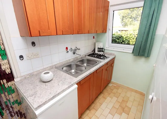 Vakantiehuis House With A Parking Space Tar, Porec - 7025 Tar-Vabriga